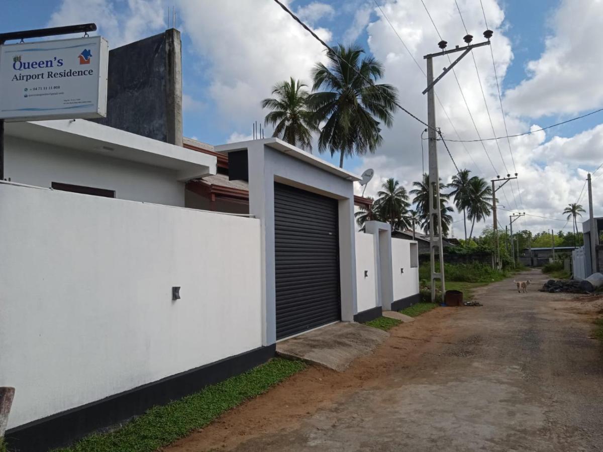 Queens Airport Residence Negombo Bagian luar foto
